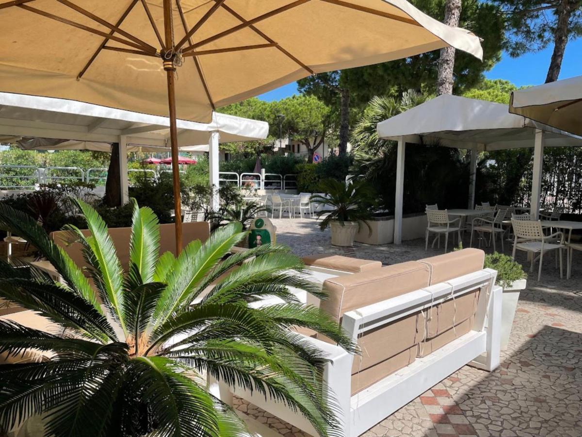Hotel Franca Milano Marittima Exterior foto