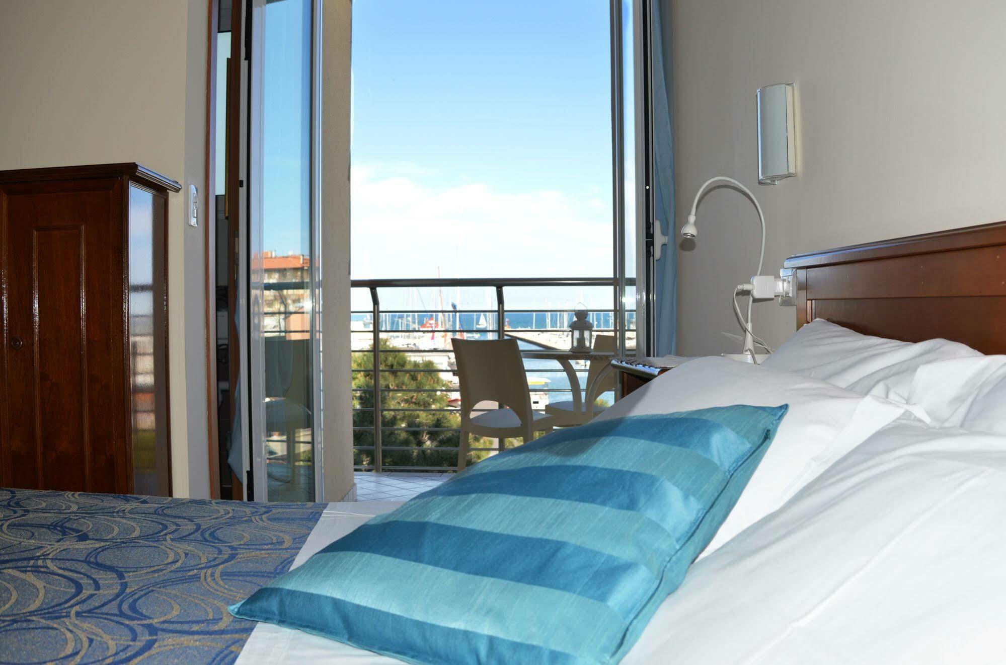 Hotel Franca Milano Marittima Exterior foto